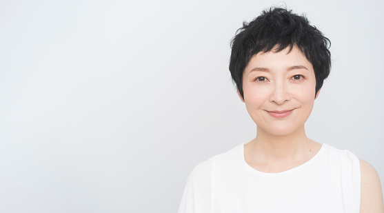 運動の効果が出て褒められる女性