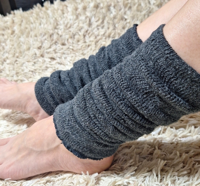 足首を温めるレッグウォーマー