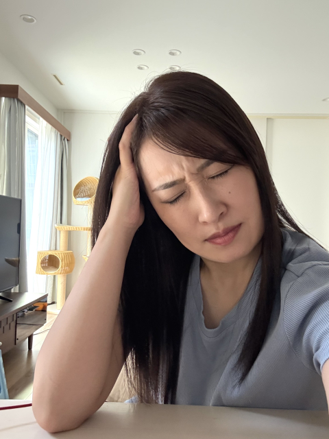 疲れて引きこもりになる女性