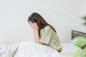 気象病で疲れた人のイメージ画像
