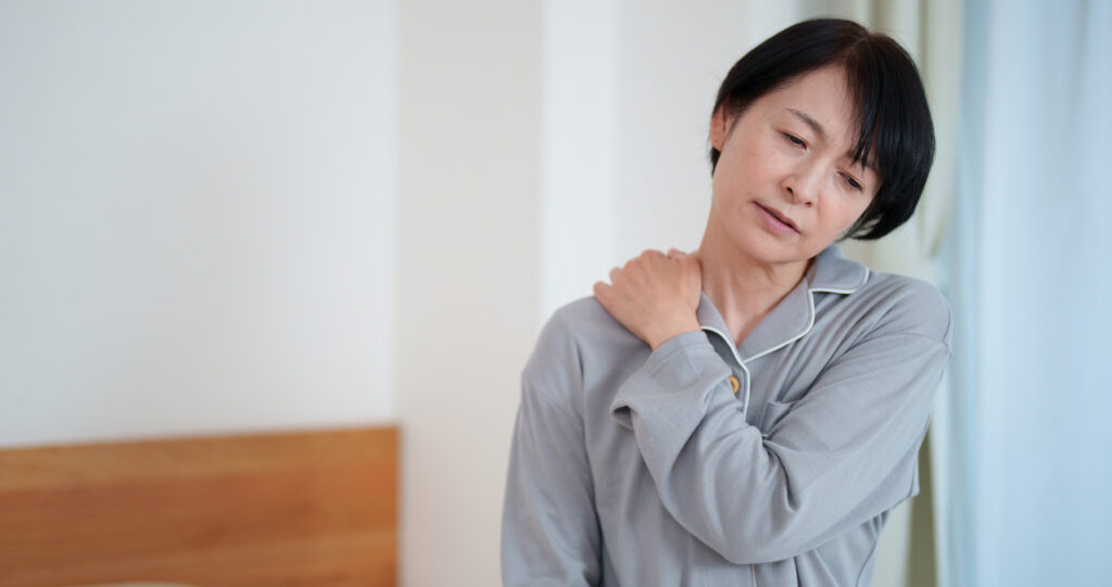 寝ても肩こりが取れない、ミドル女性