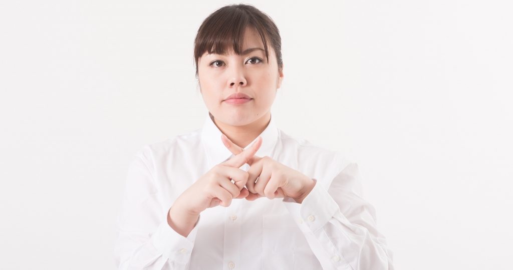 食事で痩せたがリバウンドして、自分にダメ出しする女性